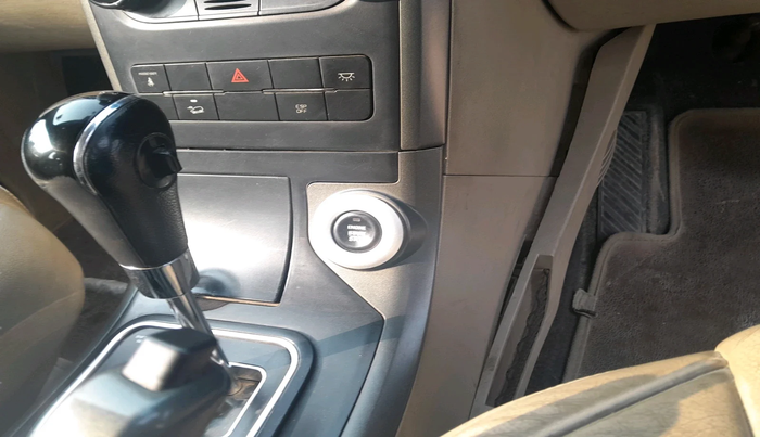 2017 Mahindra XUV500 W10 AT, Diesel, Automatic, 2,11,203 km, interior