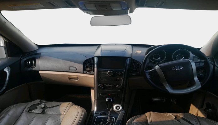 2017 Mahindra XUV500 W10 AT, Diesel, Automatic, 2,11,203 km, interior