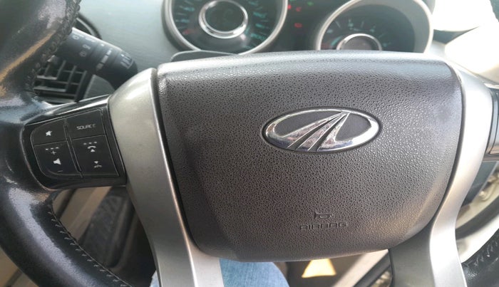 2017 Mahindra XUV500 W10 AT, Diesel, Automatic, 2,11,203 km, interior