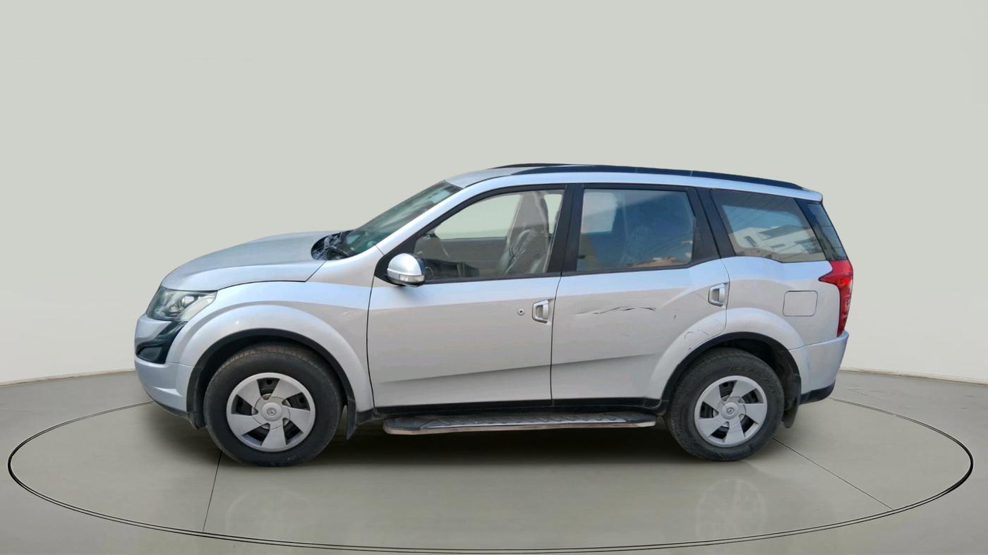 2016 Mahindra XUV500 W6 AT 1.99, Diesel, Automatic, 1,49,169 km, exterior