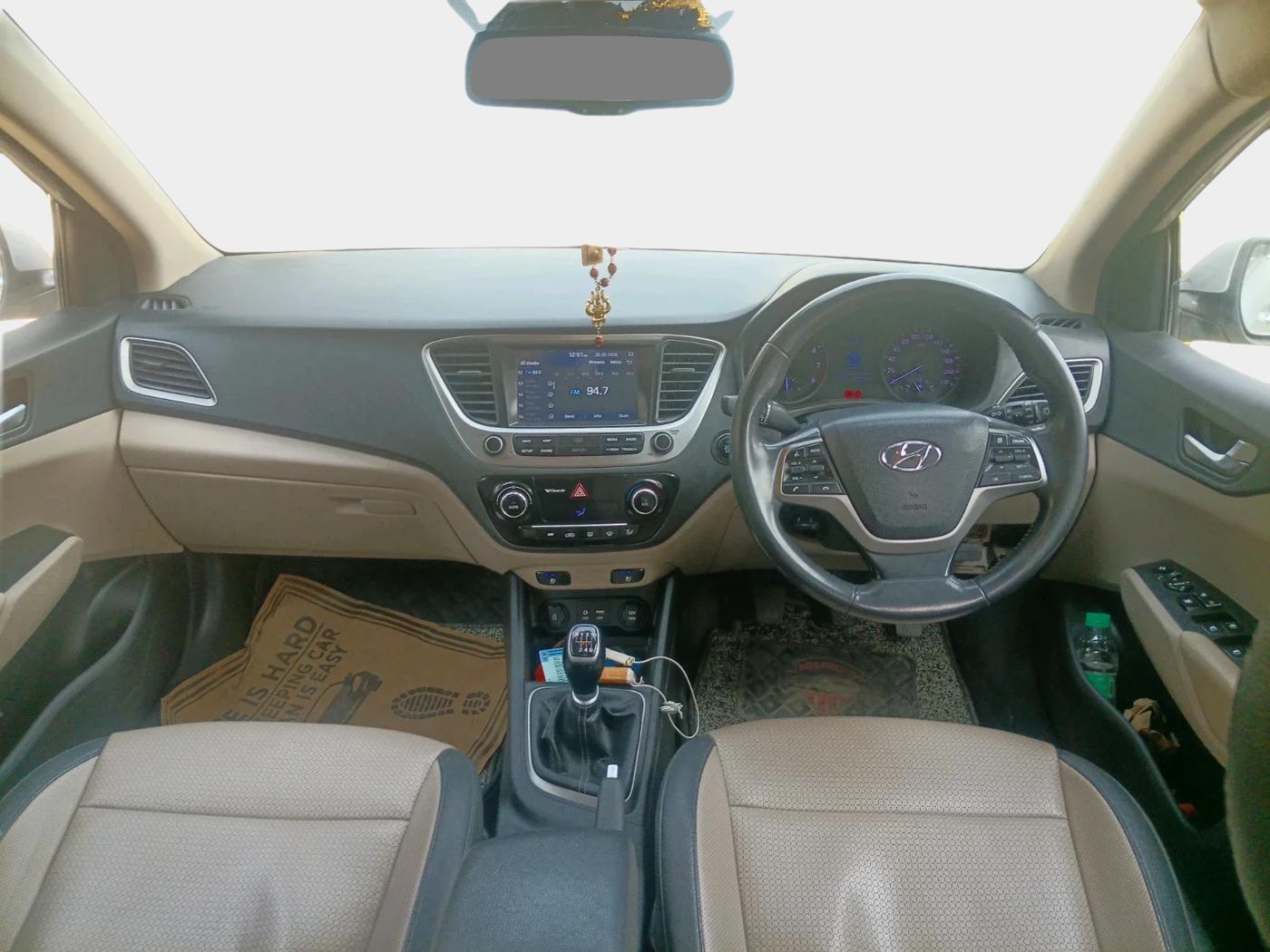 2017 Hyundai Verna 1.6 VTVT SX O, Petrol, Manual, 1,21,645 km, interior