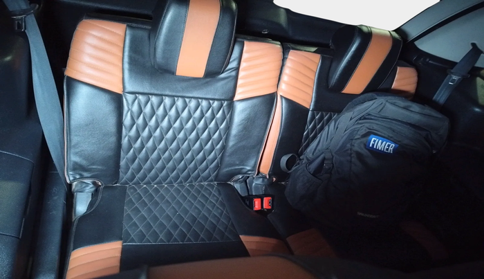 2017 Tata Hexa XE 4X2 7 STR, Diesel, Manual, 87,275 km, interior