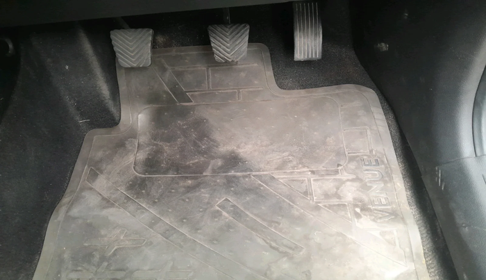 2019 Hyundai VENUE SX(O) 1.4 CRDI, Diesel, Manual, 80,137 km, interior