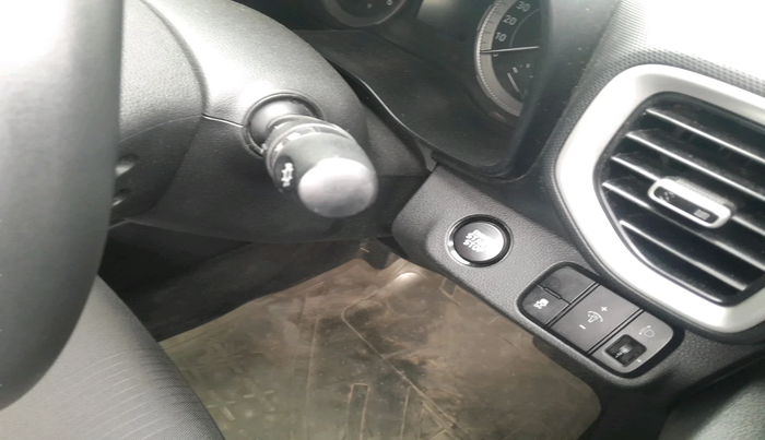 2019 Hyundai VENUE SX(O) 1.4 CRDI, Diesel, Manual, 80,137 km, interior