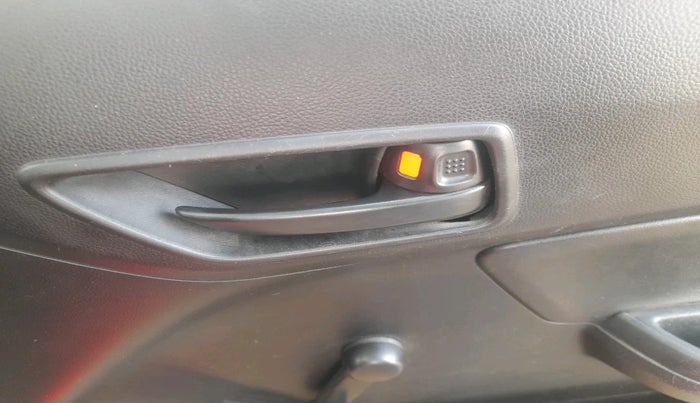 2023 Maruti Swift LXI, Petrol, Manual, 24,274 km, interior