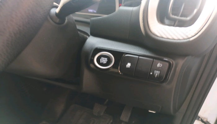 2023 KIA SONET HTK PLUS 1.0 IMT, Petrol, Manual, 16,821 km, interior