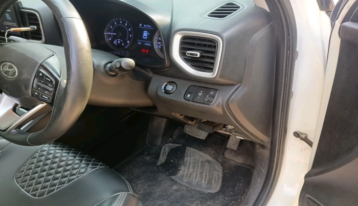 2019 Hyundai VENUE SX PLUS 1.0 TURBO DCT, Petrol, Automatic, 67,402 km, interior