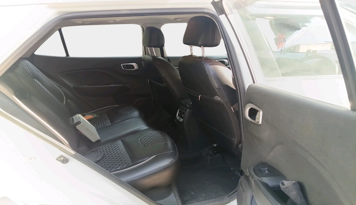 2019 Hyundai VENUE SX PLUS 1.0 TURBO DCT, Petrol, Automatic, 67,402 km, interior