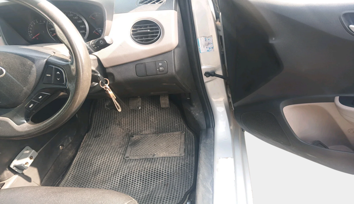 2015 Hyundai Grand i10 SPORTZ 1.2 KAPPA VTVT, Petrol, Manual, 79,701 km, interior