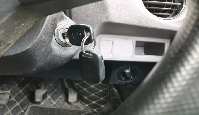 2011 Toyota Etios Liva G, Petrol, Manual, 1,21,836 km, interior