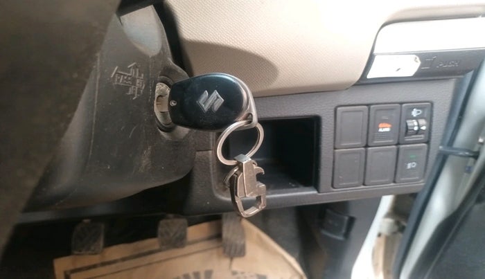 2016 Maruti Wagon R 1.0 VXI, Petrol, Manual, 18,141 km, interior