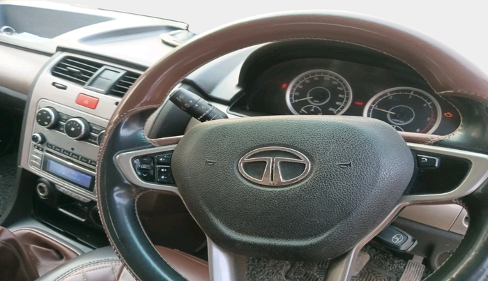 2016 Tata Safari Storme 2.2 EX 4X2, Diesel, Manual, 1,29,629 km, interior