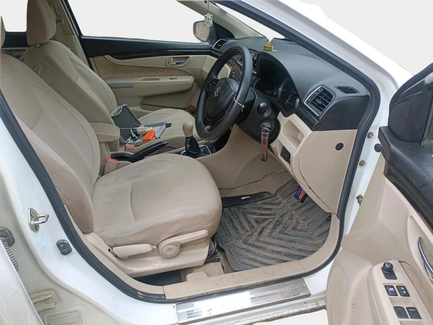 2014 Maruti Ciaz VXI+, Petrol, Manual, 1,22,356 km, interior