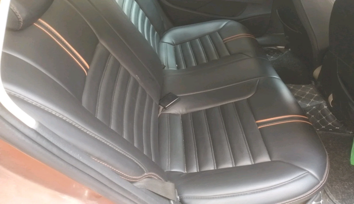 2014 Volkswagen Polo HIGHLINE1.2L, Petrol, Manual, 1,99,592 km, interior