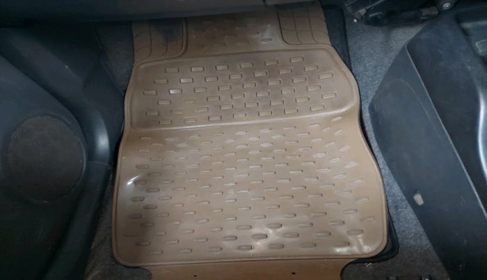 2011 Maruti Wagon R 1.0 VXI, Petrol, Manual, 94,881 km, interior