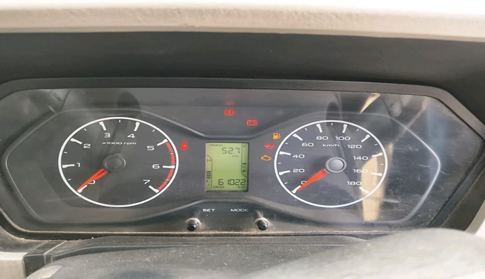 2017 Mahindra Scorpio S6 PLUS, Diesel, Manual, 61,022 km, interior