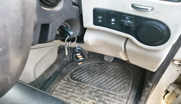 2017 Mahindra Scorpio S6 PLUS, Diesel, Manual, 61,022 km, interior