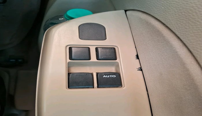 2015 Maruti Swift Dzire LXI, Petrol, Manual, 71,117 km, interior