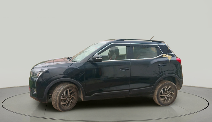 2022 Mahindra XUV300 W8 1.2 PETROL, Petrol, Manual, 67,737 km, exterior