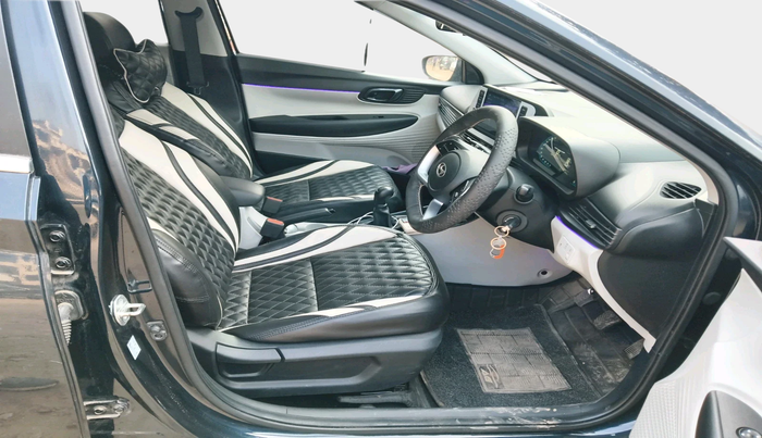 2024 Hyundai NEW I20 MAGNA 1.2 MT, Petrol, Manual, 4,708 km, interior