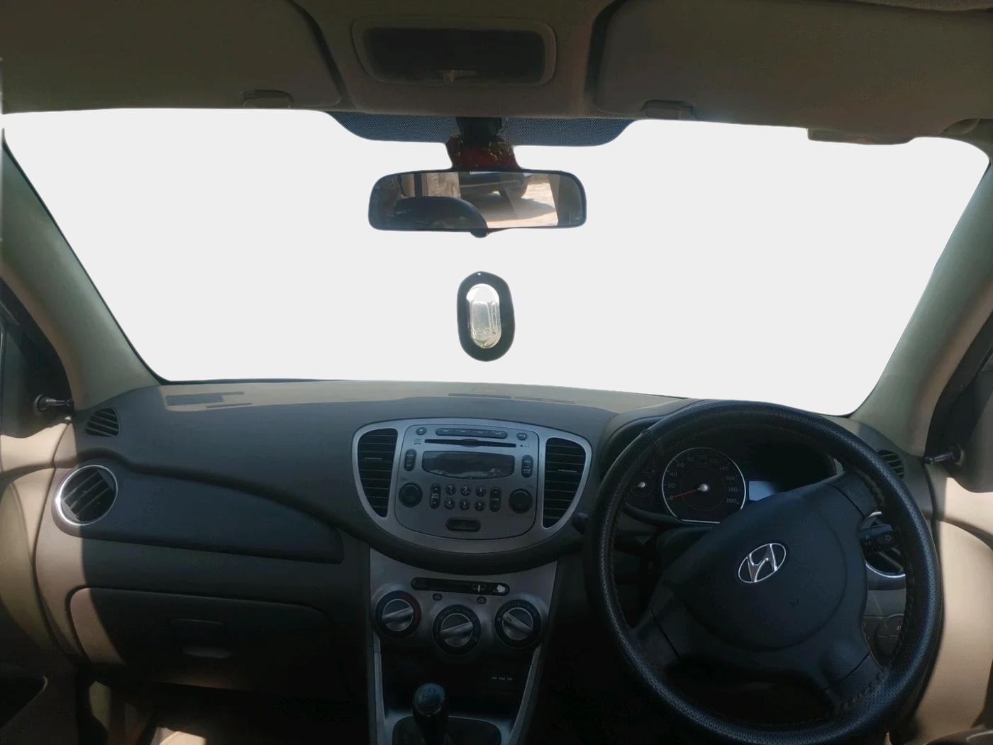 2015 Hyundai i10 SPORTZ 1.1, Petrol, Manual, 49,986 km, interior