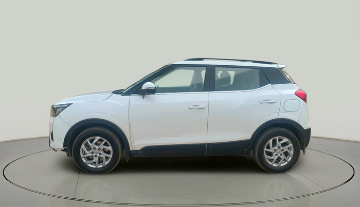 2023 Mahindra XUV300 W8 1.5 DIESEL, Diesel, Manual, 42,771 km, exterior