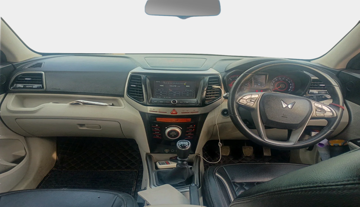 2023 Mahindra XUV300 W8 1.5 DIESEL, Diesel, Manual, 42,771 km, interior