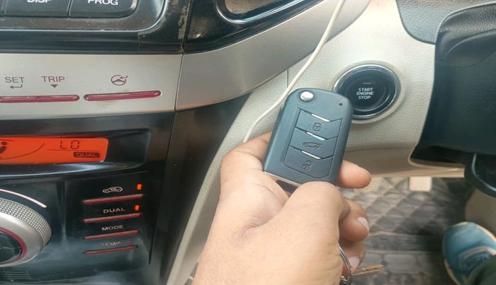 2023 Mahindra XUV300 W8 1.5 DIESEL, Diesel, Manual, 42,771 km, interior