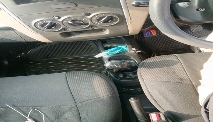 2013 Maruti Wagon R 1.0 LXI CNG, Petrol, Manual, 1,23,564 km, interior