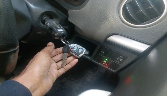 2011 Maruti Wagon R 1.0 LXI CNG, Petrol, Manual, 1,18,754 km, interior