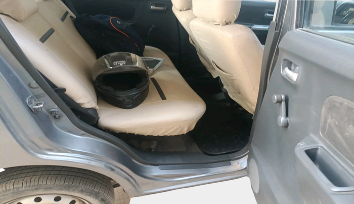 2011 Maruti Wagon R 1.0 LXI CNG, Petrol, Manual, 1,18,754 km, interior
