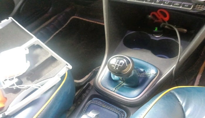 2015 Volkswagen Polo HIGHLINE1.2L, Petrol, Manual, 57,308 km, interior