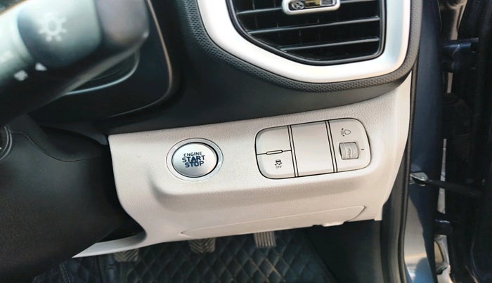 2022 Hyundai VENUE SX 1.2 PETROL, Petrol, Manual, 19,250 km, interior