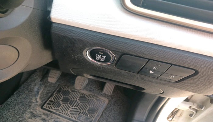 2022 Tata PUNCH ACCOMPLISHED MT, Petrol, Manual, 25,829 km, interior