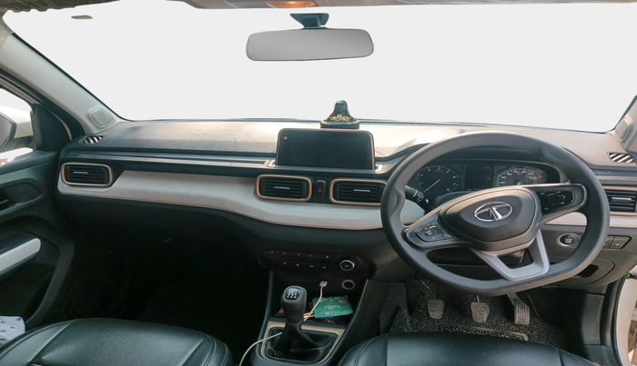 2022 Tata PUNCH ACCOMPLISHED MT, Petrol, Manual, 25,829 km, interior