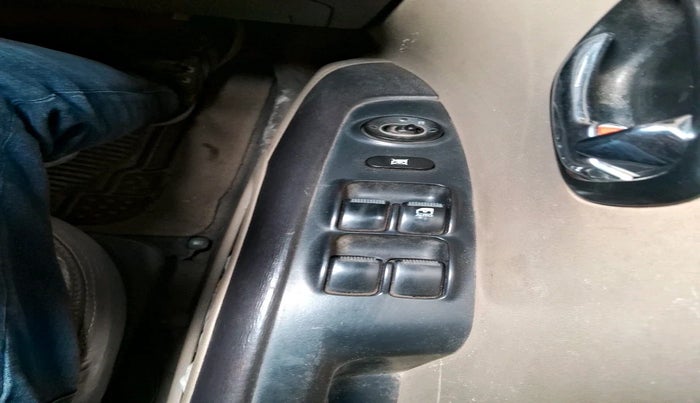 2010 Hyundai i10 MAGNA 1.2, Petrol, Manual, 1,70,942 km, interior