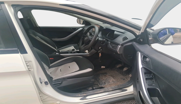 2022 Tata NEXON XM SUNROOF PETROL, Petrol, Manual, 7,36,666 km, interior