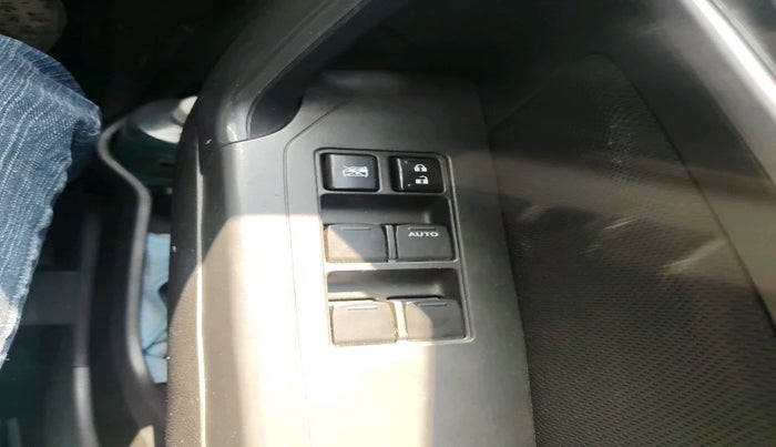 2016 Maruti Vitara Brezza ZDI PLUS DUAL TONE, Diesel, Manual, 90,538 km, interior