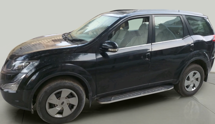 2016 Mahindra XUV500 W6 AT 1.99, Diesel, Automatic, 1,06,643 km, exterior