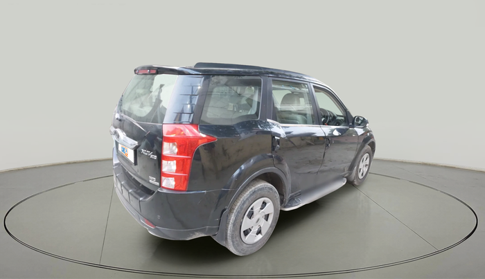 2016 Mahindra XUV500 W6 AT 1.99, Diesel, Automatic, 1,06,643 km, exterior