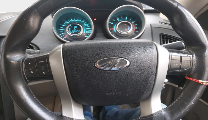 2016 Mahindra XUV500 W6 AT 1.99, Diesel, Automatic, 1,06,643 km, interior