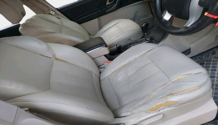 2016 Mahindra XUV500 W6 AT 1.99, Diesel, Automatic, 1,06,643 km, interior