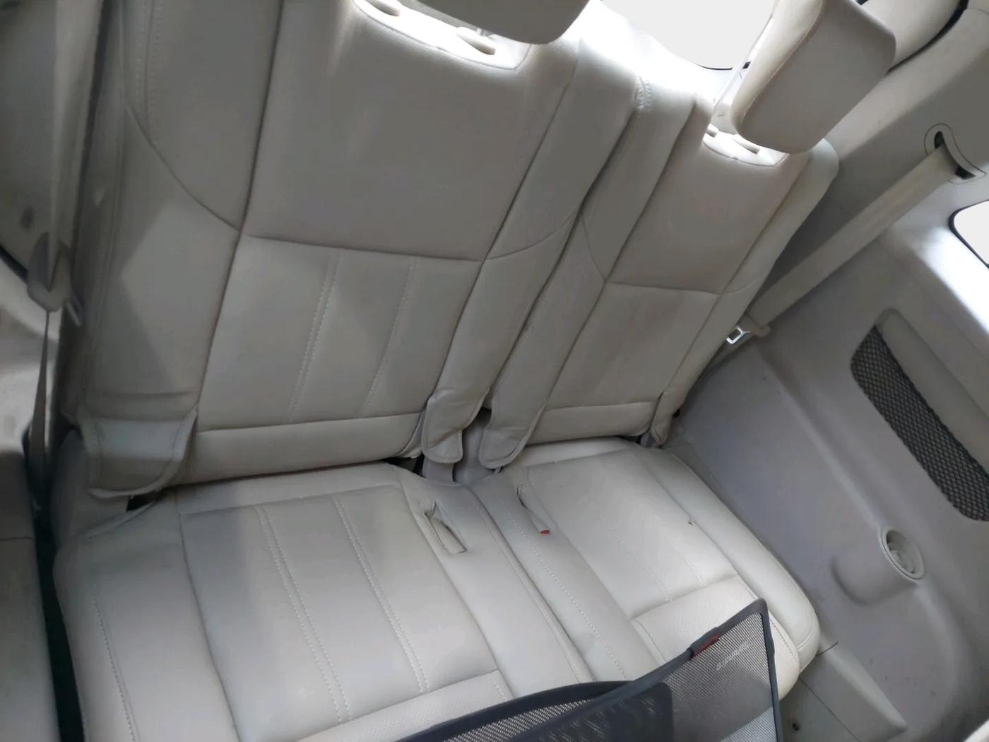 2016 Mahindra XUV500 W6 AT 1.99, Diesel, Automatic, 1,06,643 km, interior