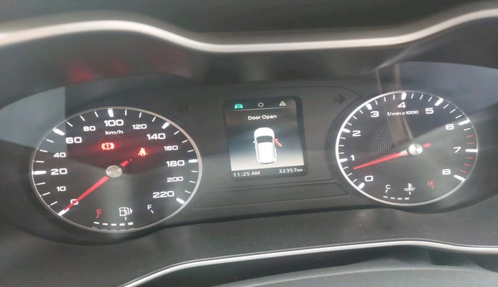 2022 MG ASTOR STYLE EX 1.5 MT, Petrol, Manual, 32,357 km, interior