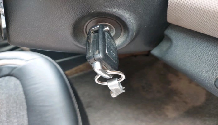 2015 Hyundai Xcent S (O) 1.2, Petrol, Manual, 1,00,951 km, interior