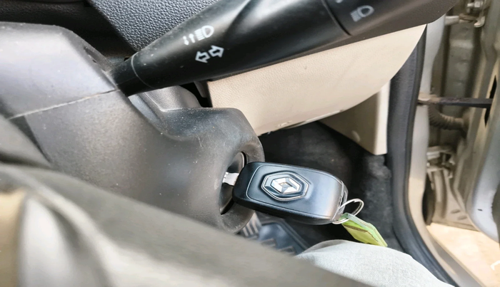 2023 Renault TRIBER RXL MT, Petrol, Manual, 1,11,476 km, interior