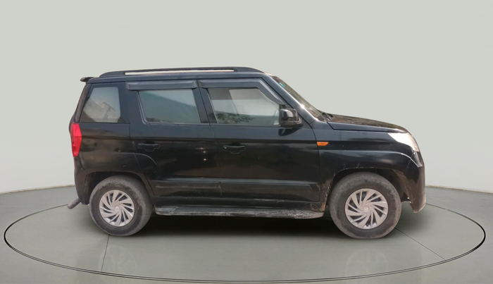 2016 Mahindra TUV300 T6, Diesel, Manual, 1,21,129 km, exterior