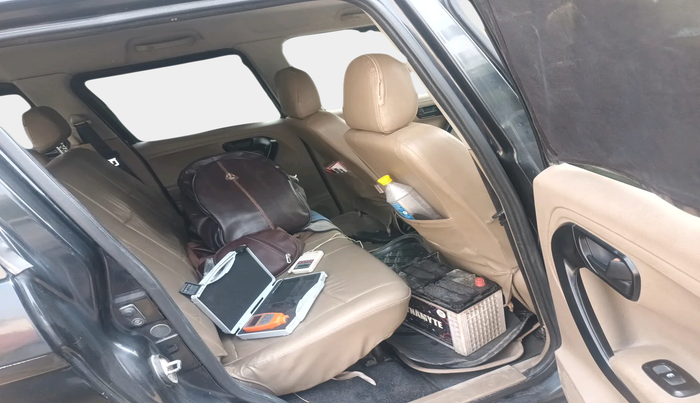 2016 Mahindra TUV300 T6, Diesel, Manual, 1,21,129 km, interior