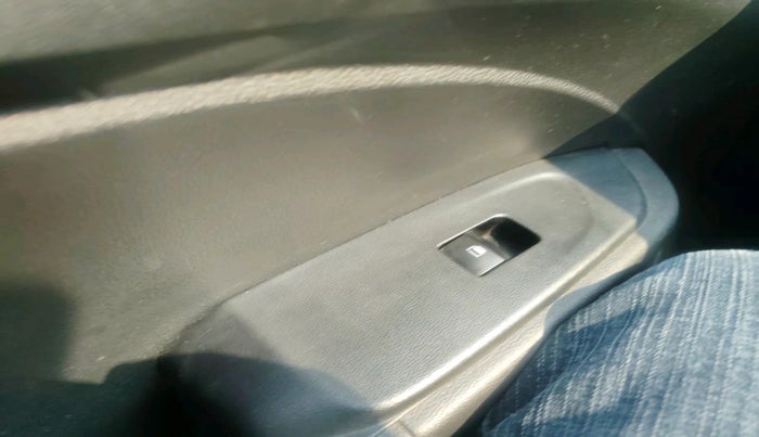 2020 Hyundai VENUE S 1.2, Petrol, Manual, 27,901 km, interior