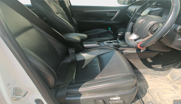 2021 Toyota Fortuner 2.8 4X2 AT, Diesel, Automatic, 90,041 km, interior